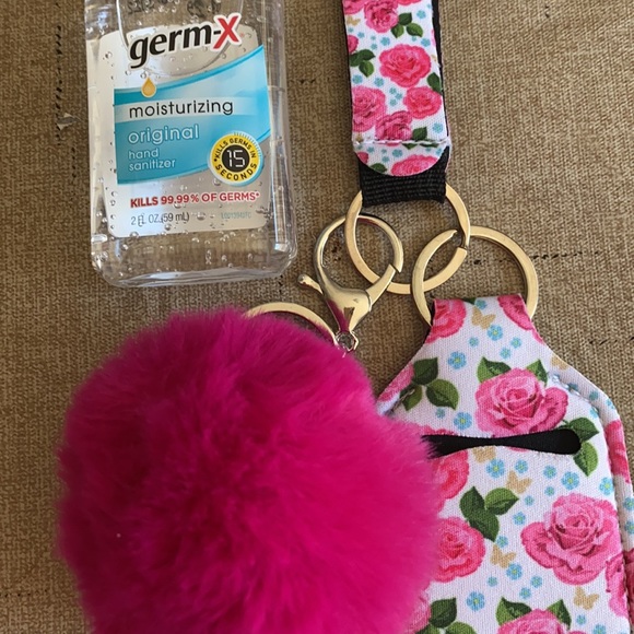 Wristlet Hand Sanitizer Keychain✨ - Picture 2 of 7